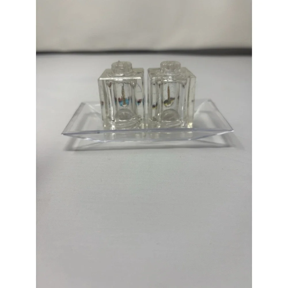 Vintage New York City Clear Plastic Salt &‎ Pepper Shaker W/ Tray Empire Liberty